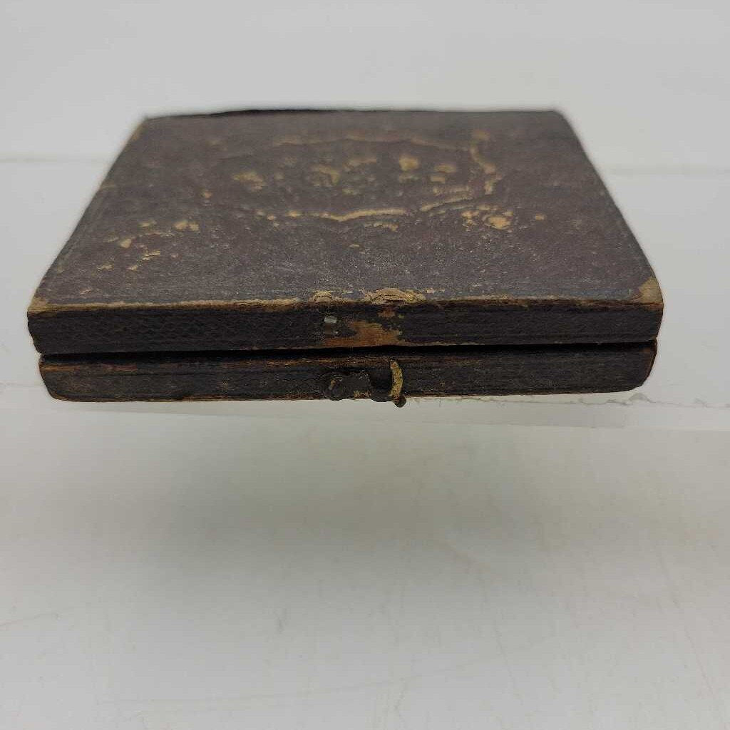 Antique Daguerreotype Cased Victorian Portrait (JL)