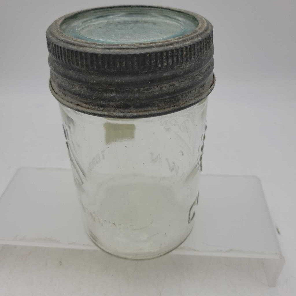 Eaton Crown Pint Jar Toronto Winnipeg 21 mold (JAS)