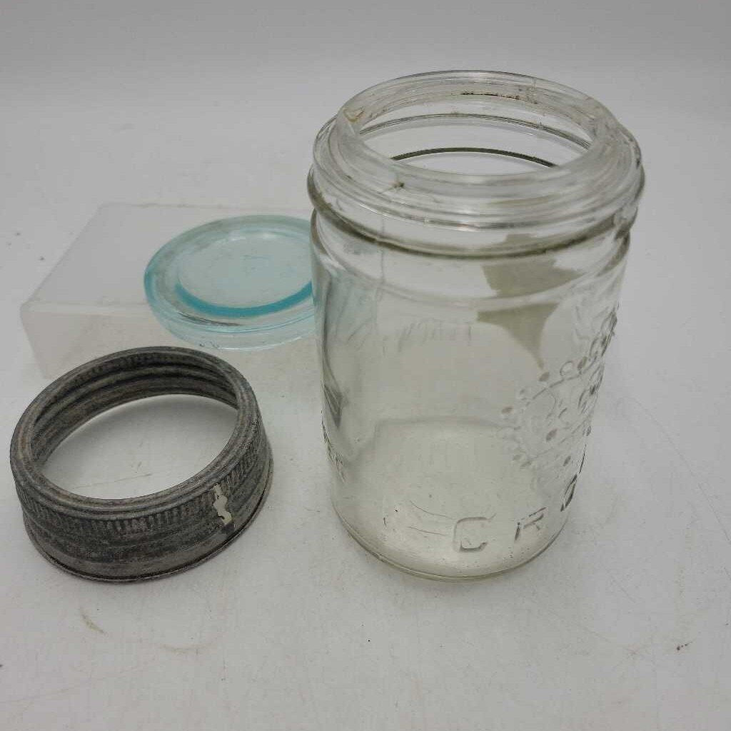 Eaton Crown Pint Jar Toronto Winnipeg 21 mold (JAS)