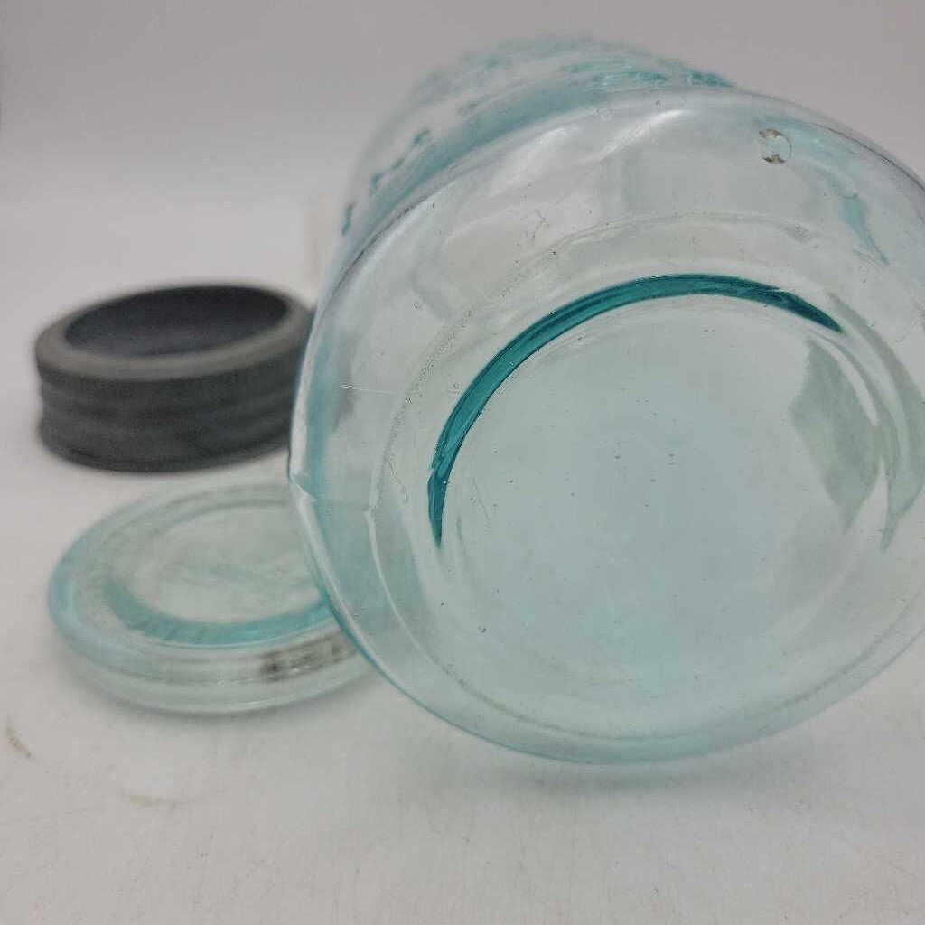Crown Sealer Canning Jar Imp Qt B on bottom (JAS)