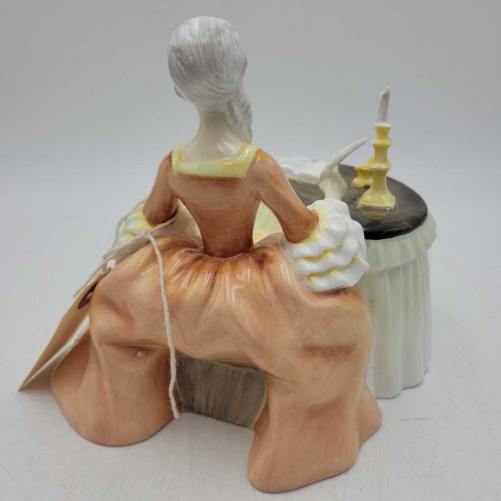 Royal Doulton " Meditation" HN2330 (YVO) 607