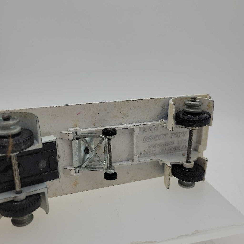 Dinky Articular Truck & Trailer (YVO) 607