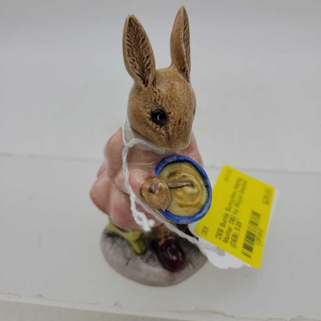 Buntie Bunnykins Helping Mother D82 by Royal Doulton figure (DEB)