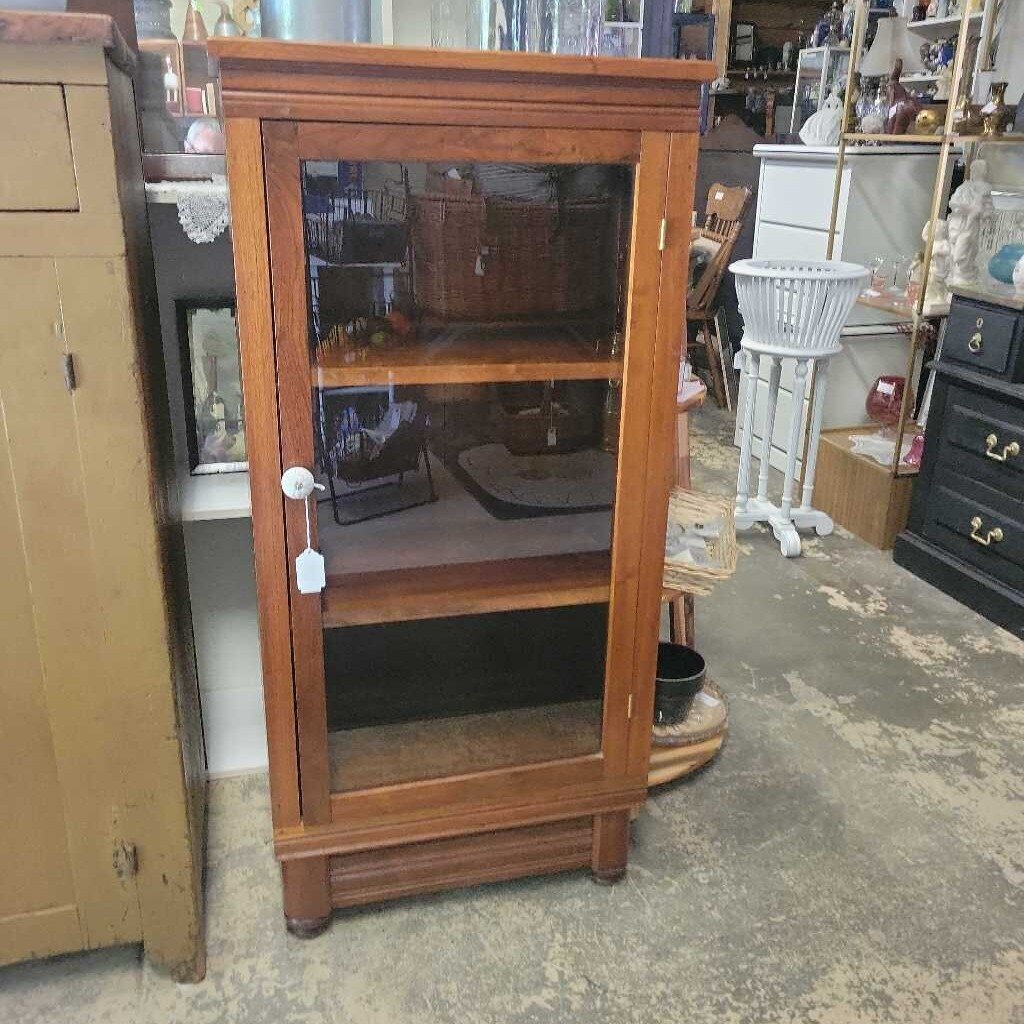 Pantry Cupboard (YVO) (607)