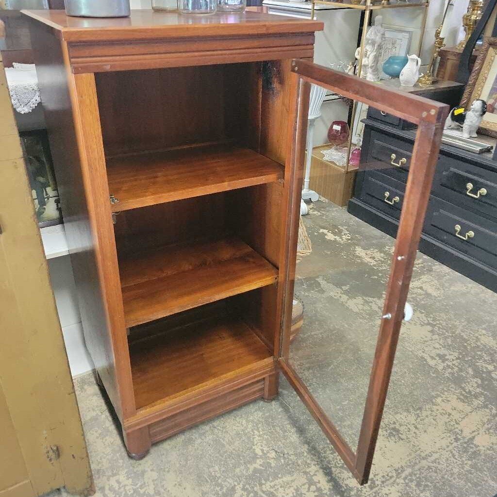 Pantry Cupboard (YVO) (607)