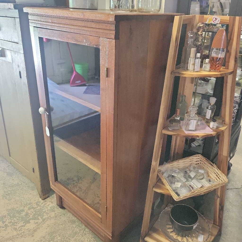 Pantry Cupboard (YVO) (607)