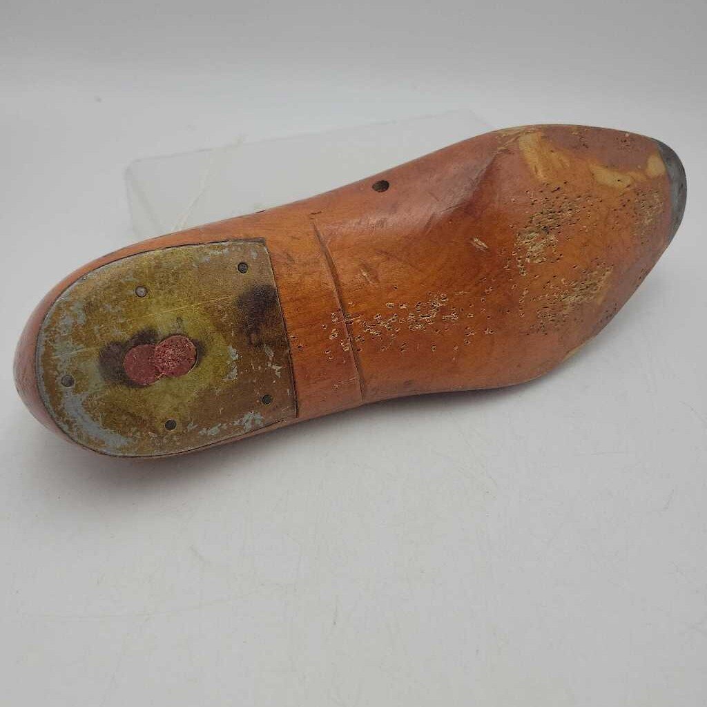 Vintage wood shoe (PC)