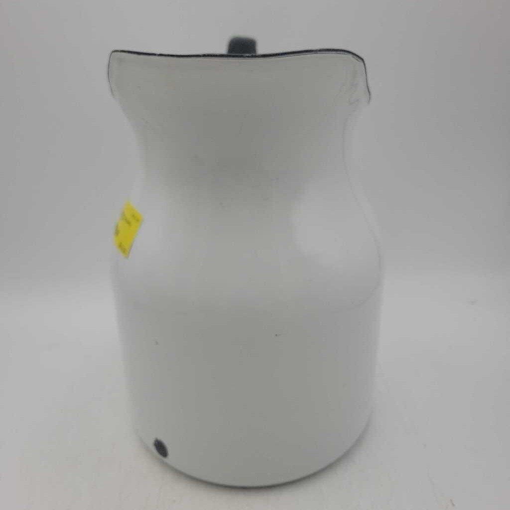 Enamelware jug (US2)
