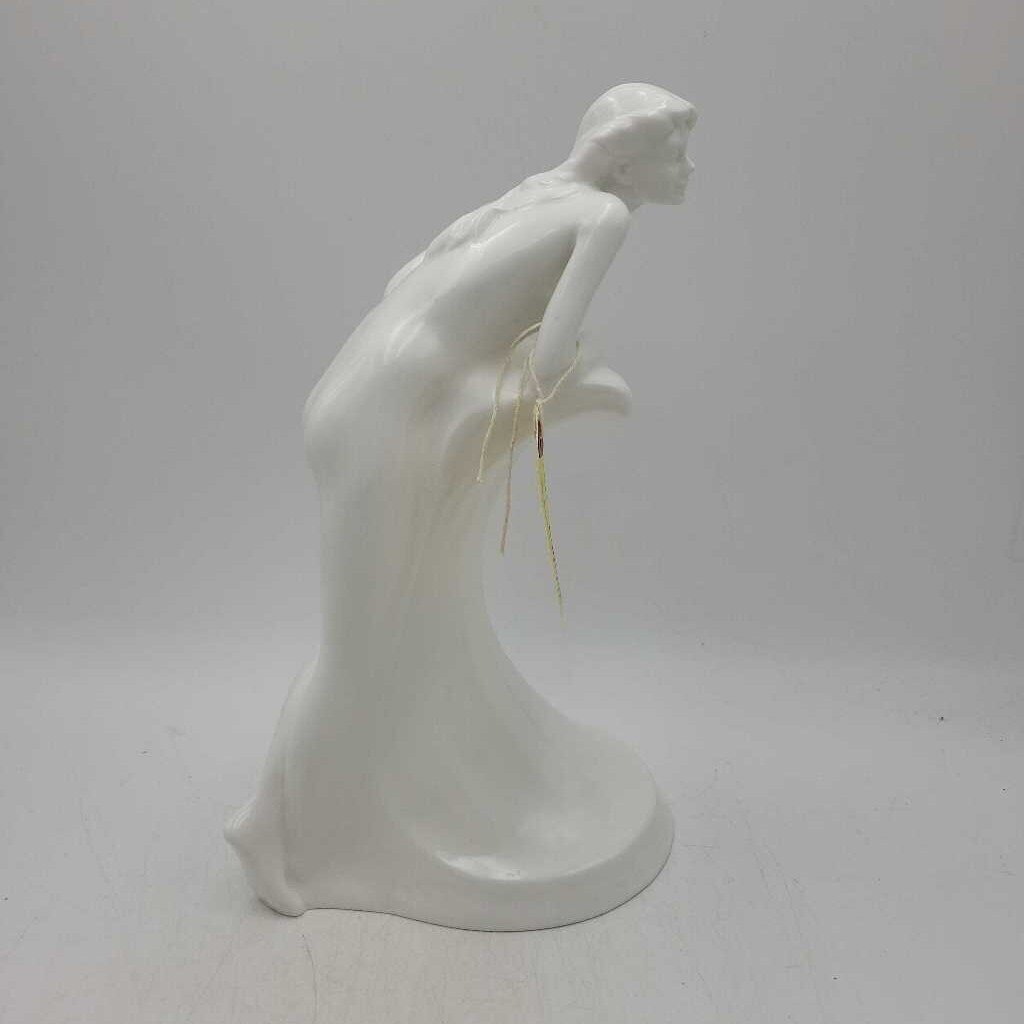 Royal Doulton Free Spirit HN3157 (JAS)