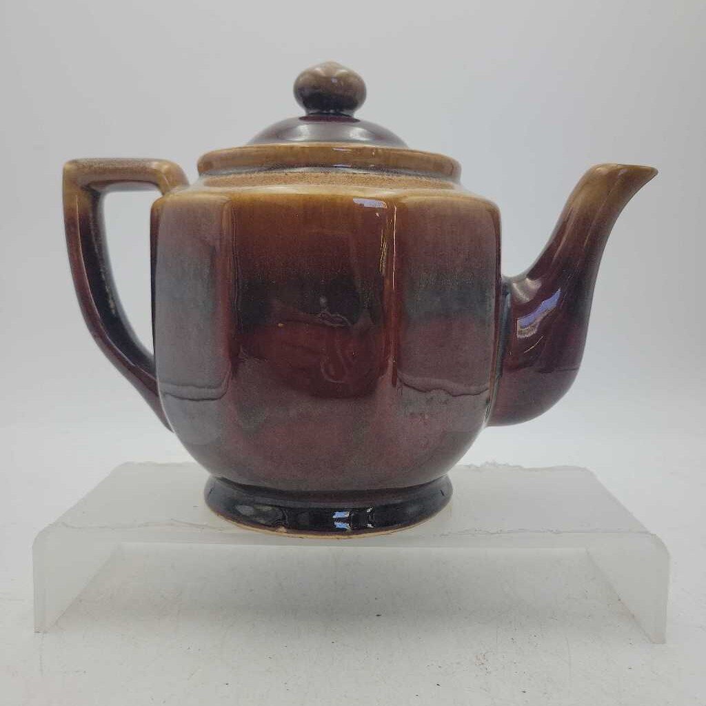 Brown Betty teapot (LIND)