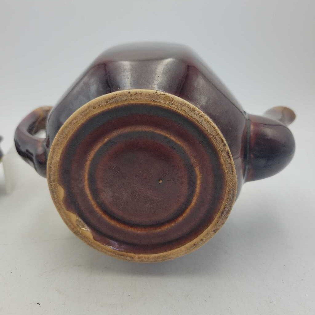 Brown Betty teapot (LIND)