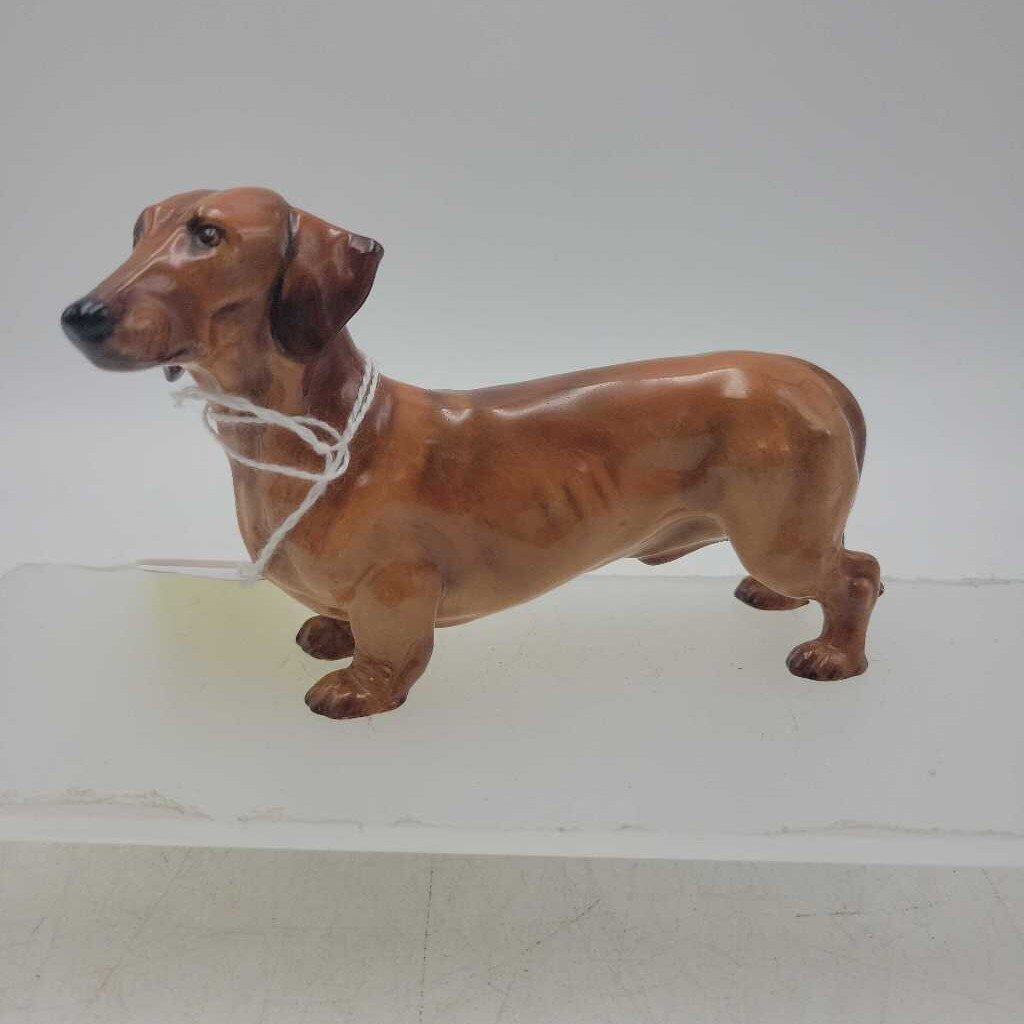 Royal Doulton - Dachshund Dog HN1141 (DEB)