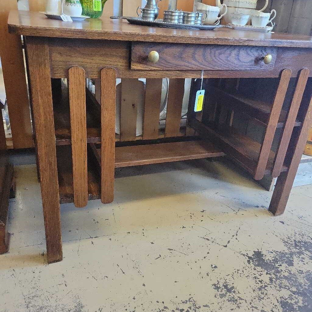 Art's and Craft's desk (NS) 329