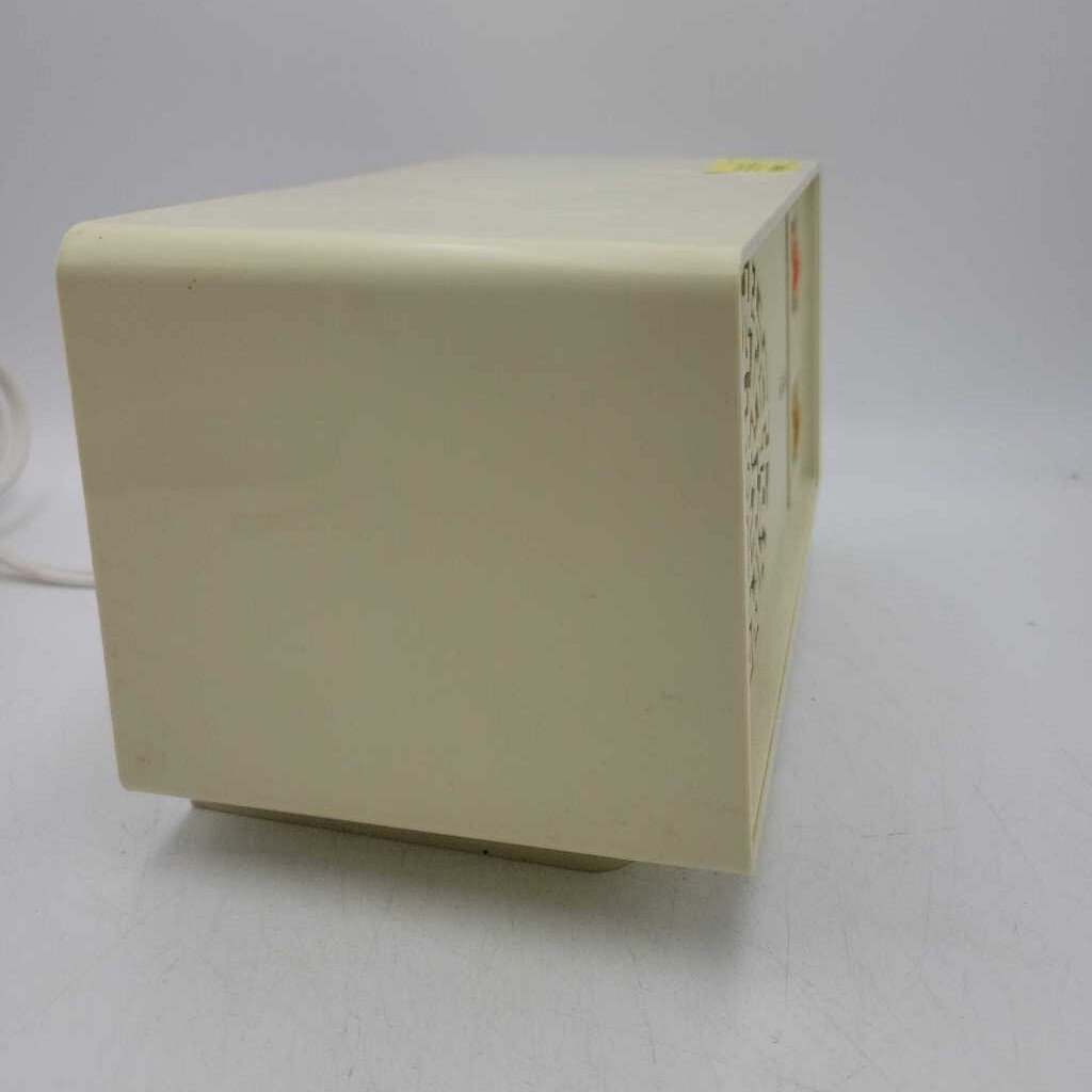 1972 White RCA Snowflake Radio (YVO) (608)