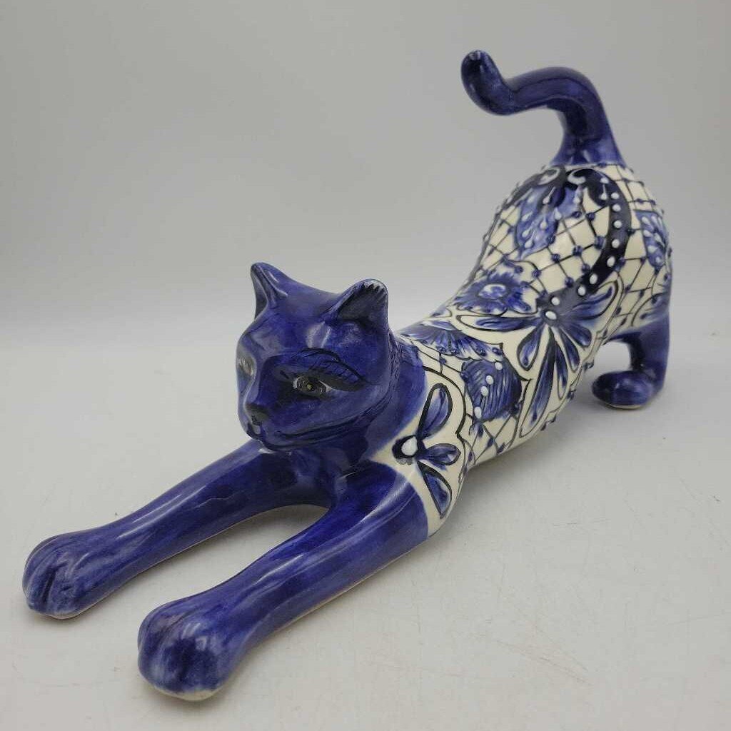 Stretching Talavera Cat, Cobalt Blue & White (TWS)