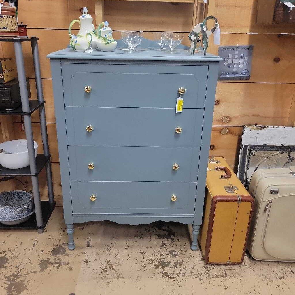 Tall Boy Dresser (LOR)
