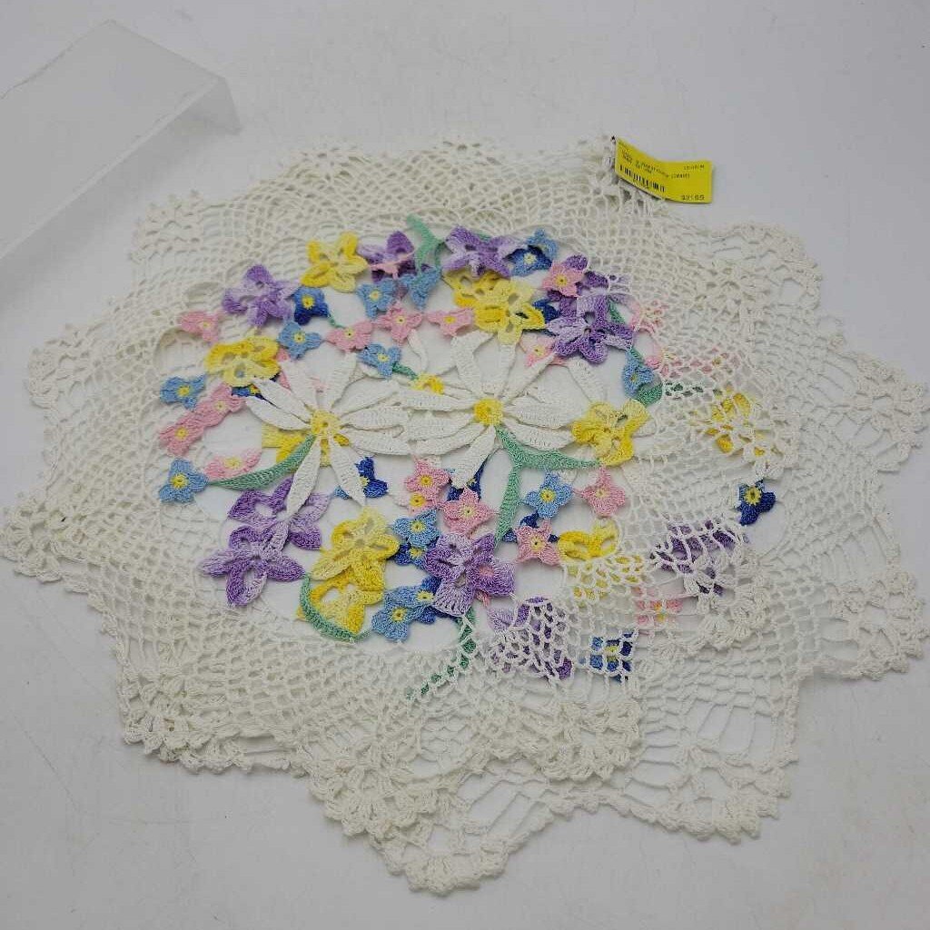 2 Floral Doily (DMG) 1385