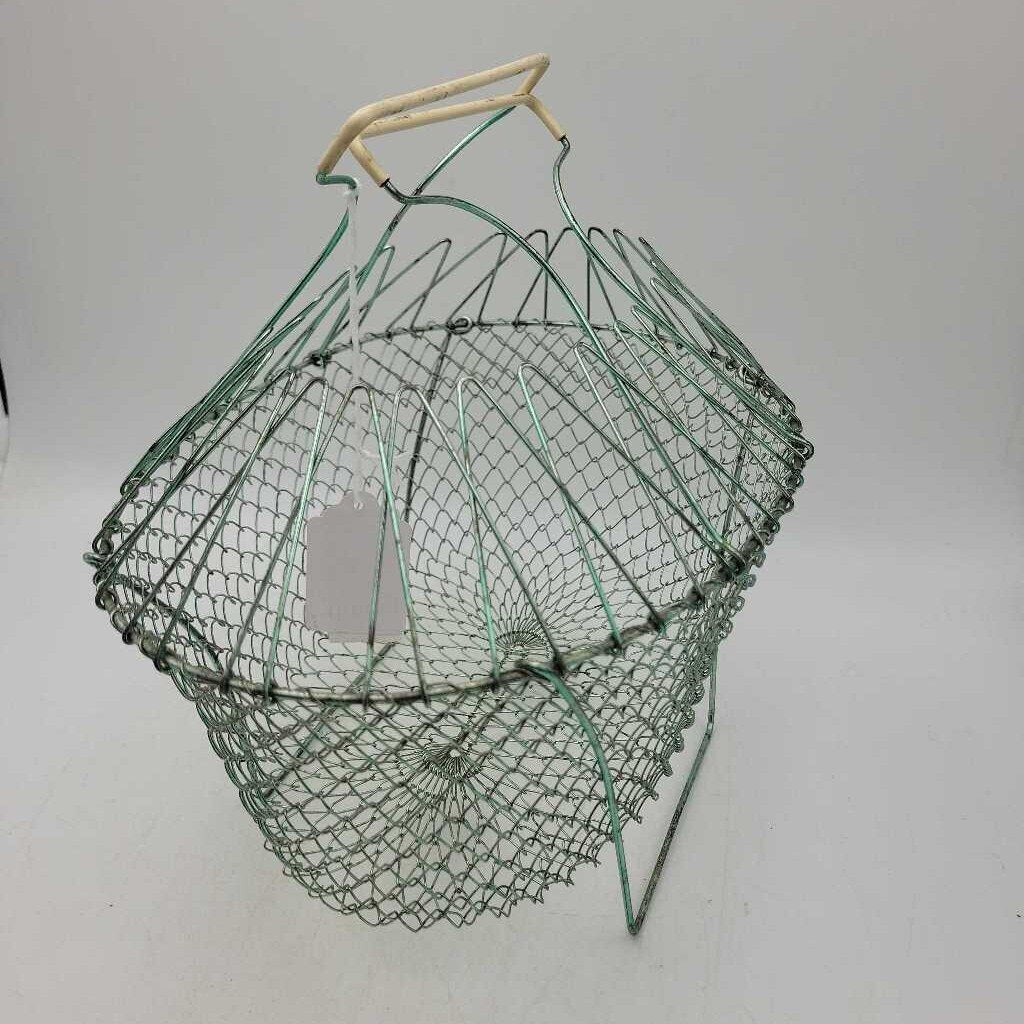 Vintage Collapsing Egg Basket(DER)