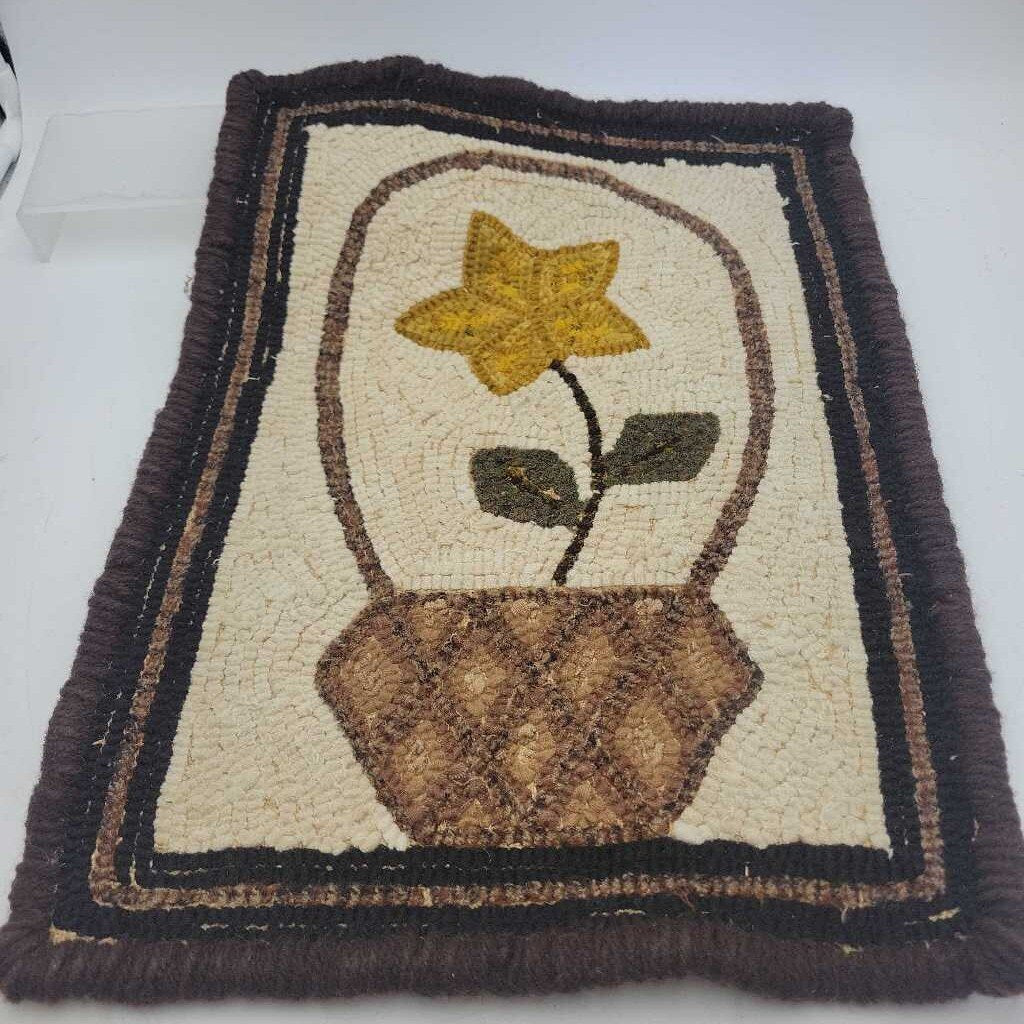 Hooked mat Handmade (RB)