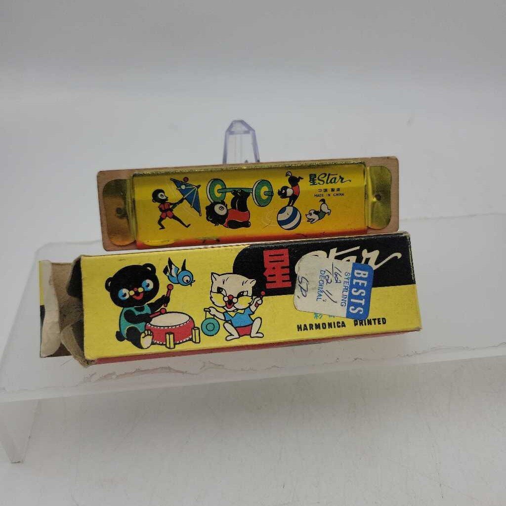 Star Vintage harmonica in box (JAS)
