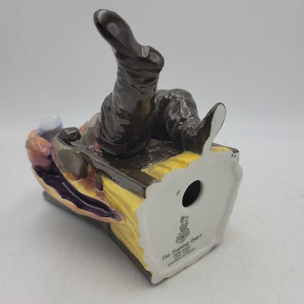 Royal Doulton "The Foaming Quart " HN 2162 Figurine (YVO) 408