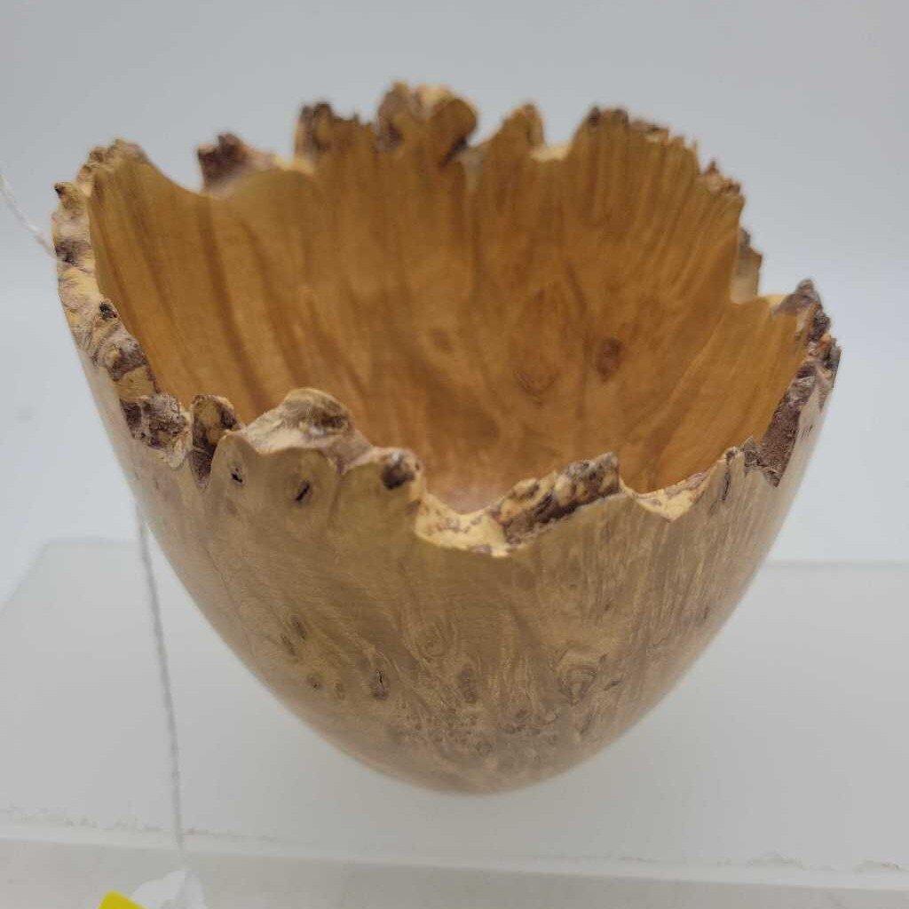Burl Wood bowl Signed (DEB)