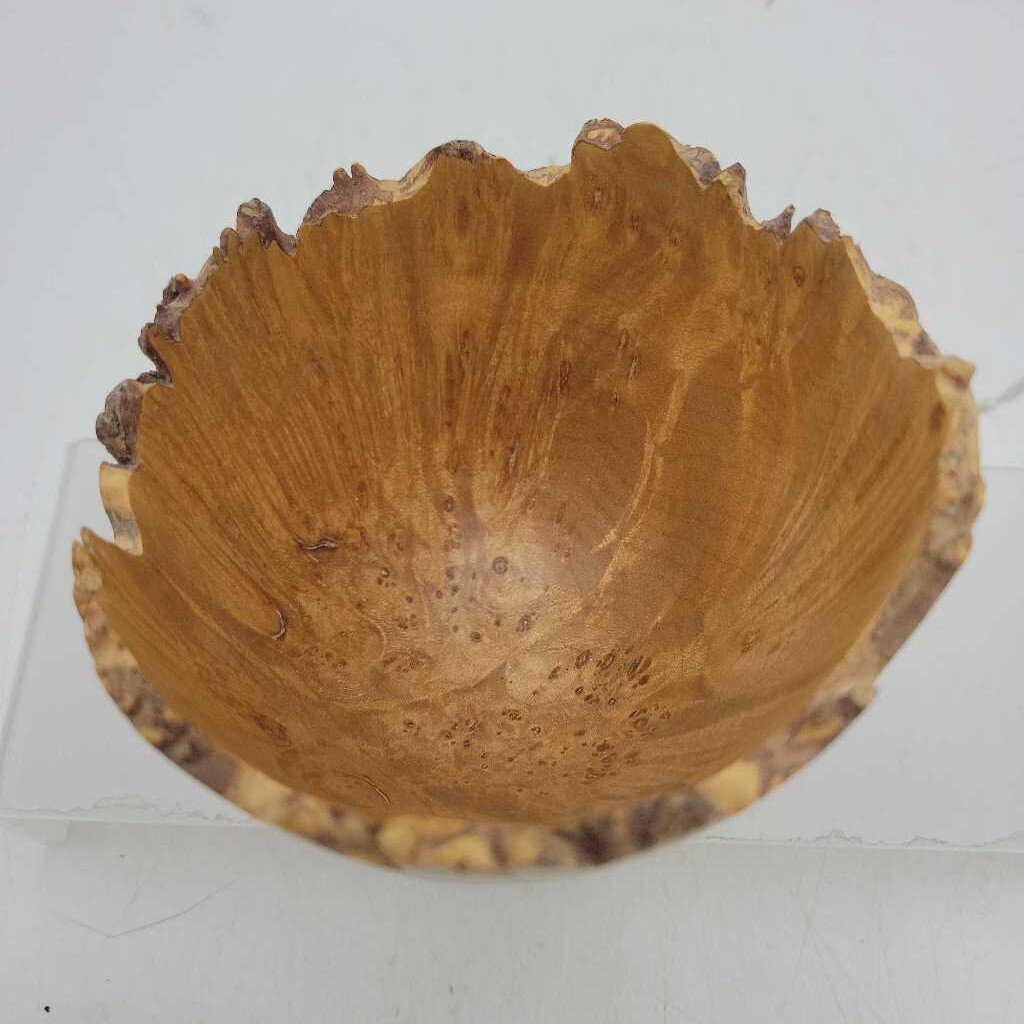 Burl Wood bowl Signed (DEB)