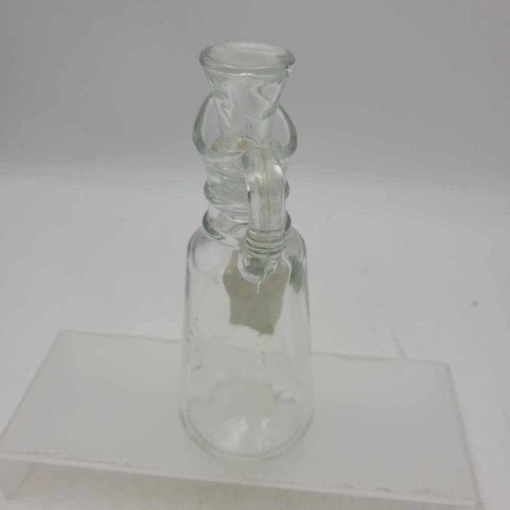 Glass cruet complete with stopper (JAS)