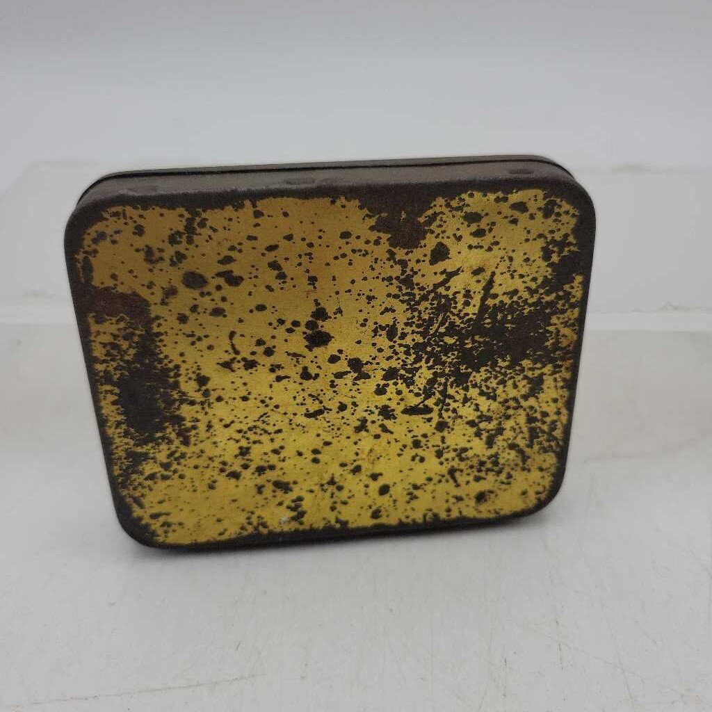 Milwards Iron Arm Fish Hooks Tin with contents (DR)