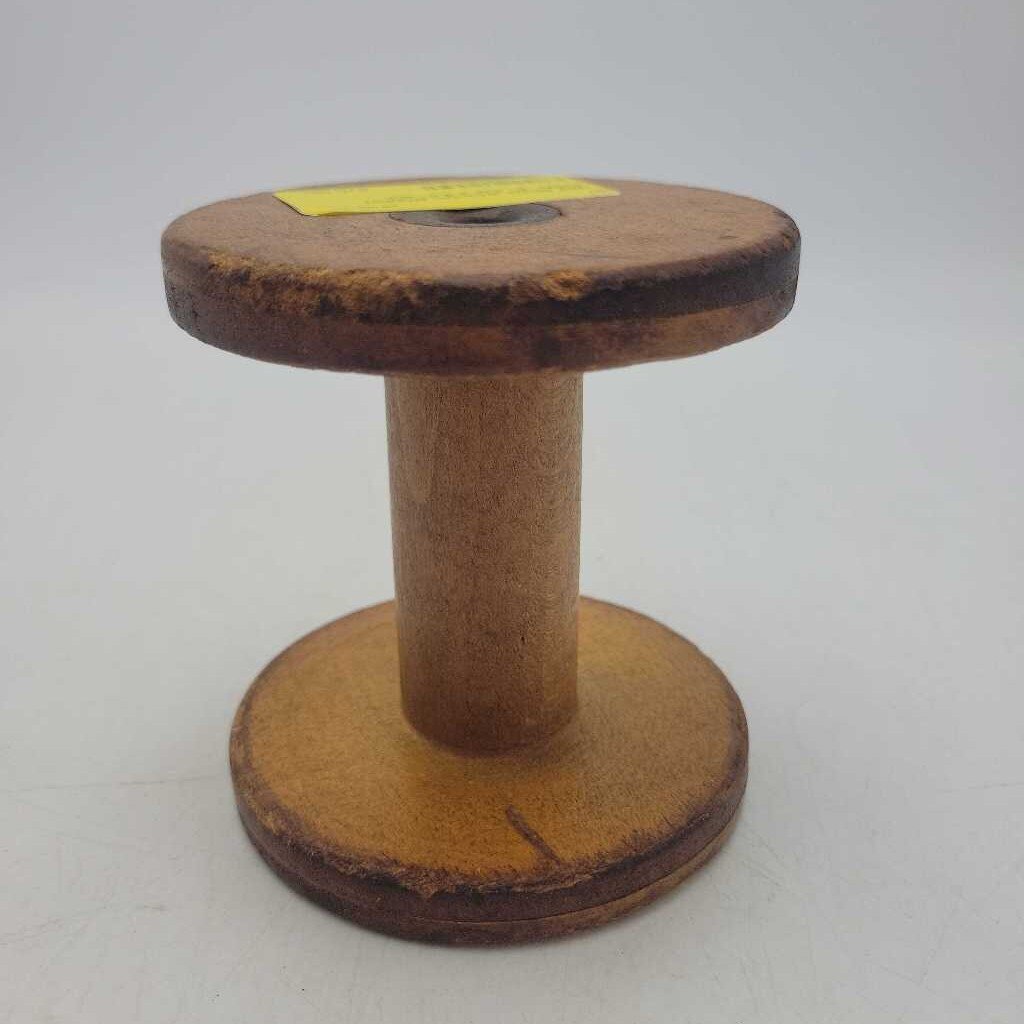 Short wooden Bobbin (US2)