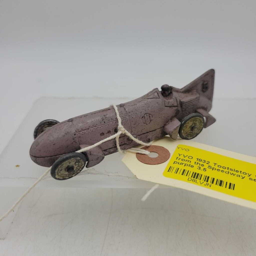 1932 Tootsietoy Car from the Speedway set (YVO)