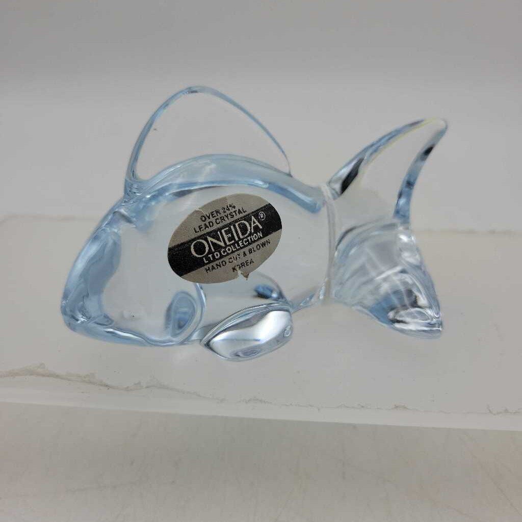 Oneida 24% Lead Crystal Fish (GEC)