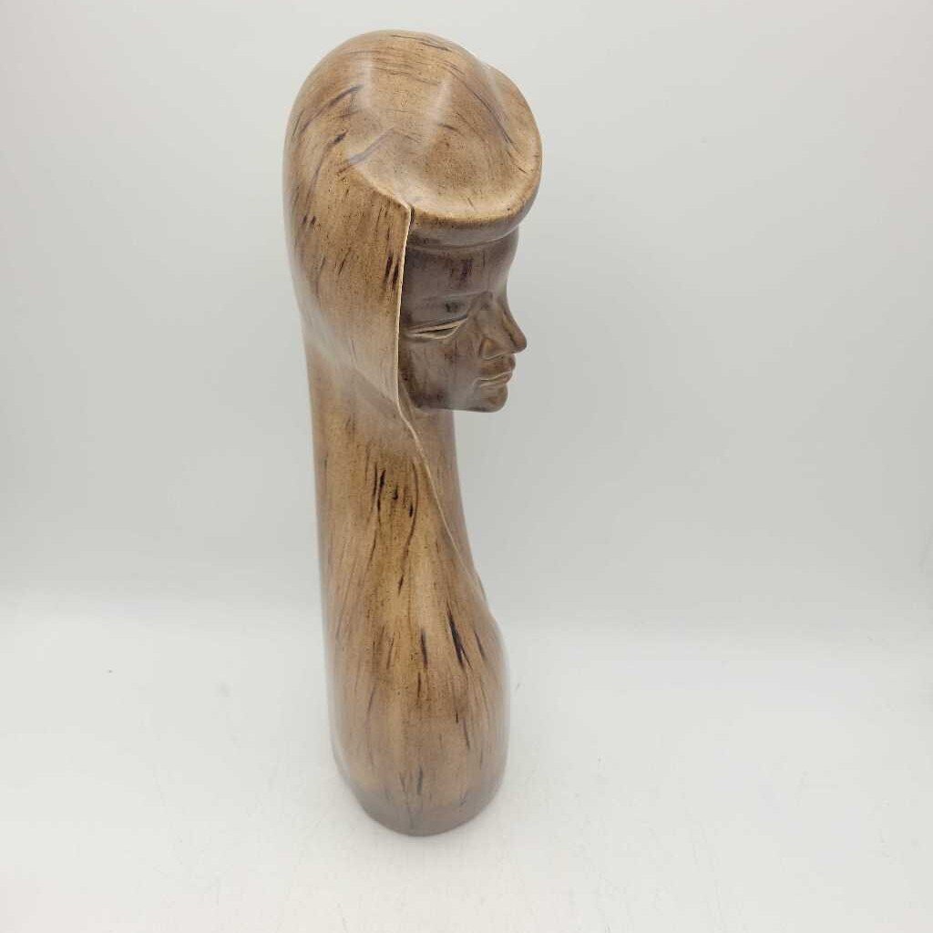 MCM Woman pottery Figurine (DEB)