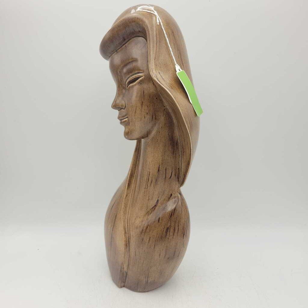 MCM Woman pottery Figurine (DEB)