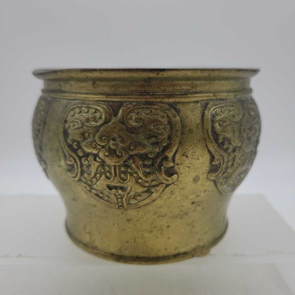 Antique brass pot JAS)