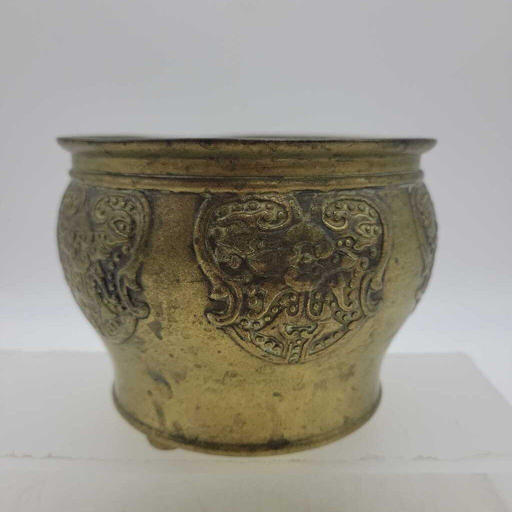 Antique brass pot JAS)