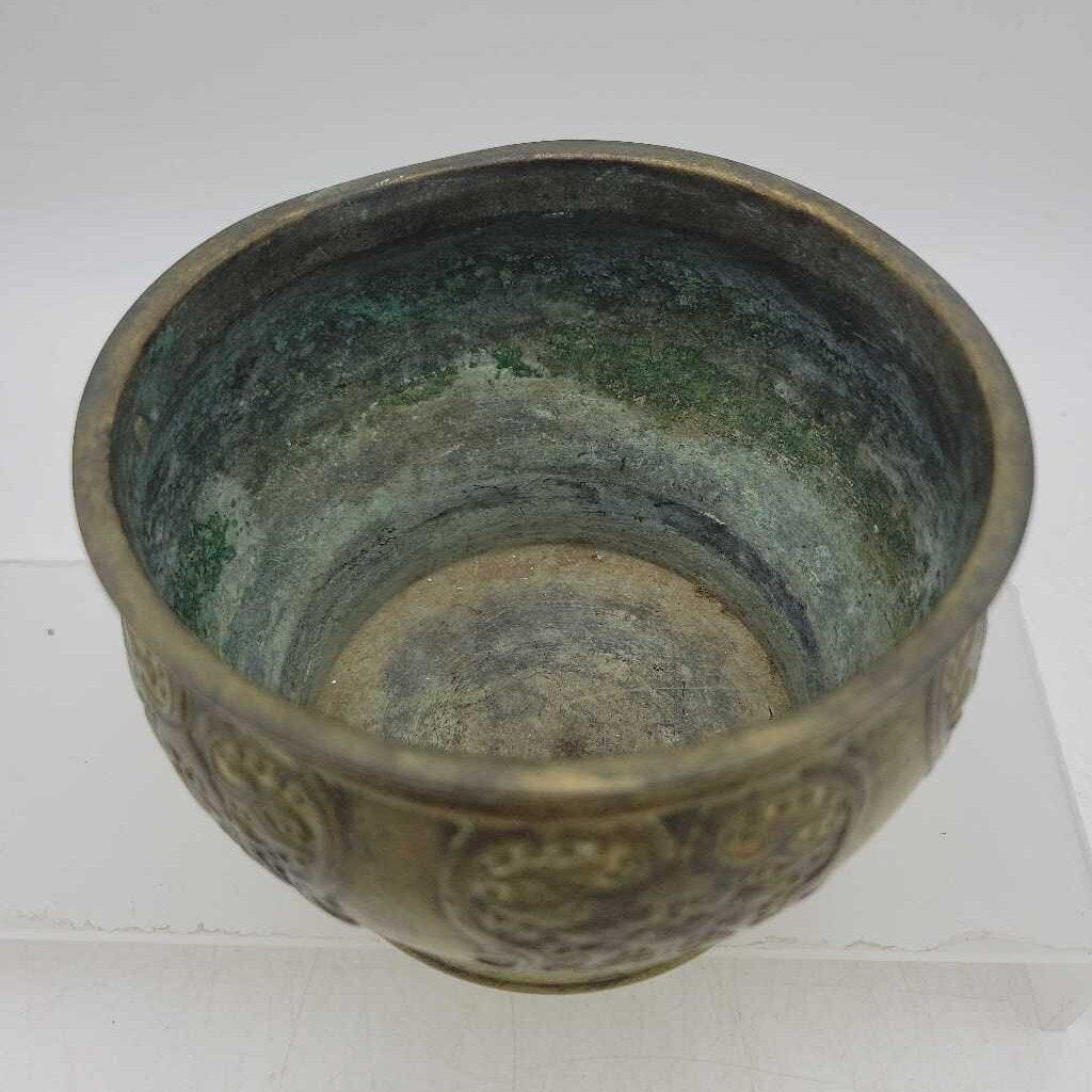Antique brass pot JAS)