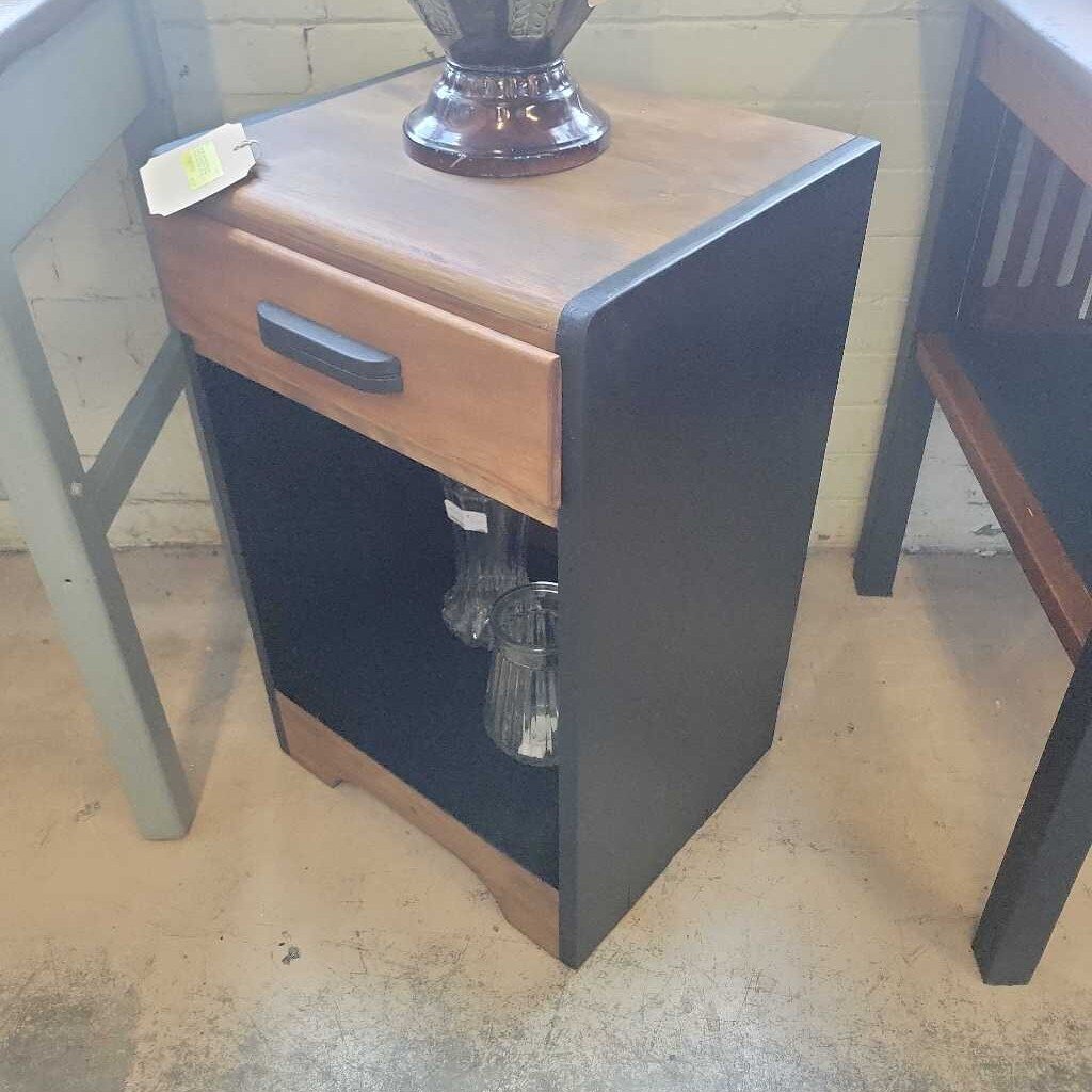 HB Bedside Table (HB)