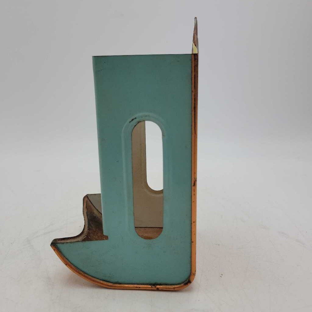 Metal wall match holder keeper (US2)