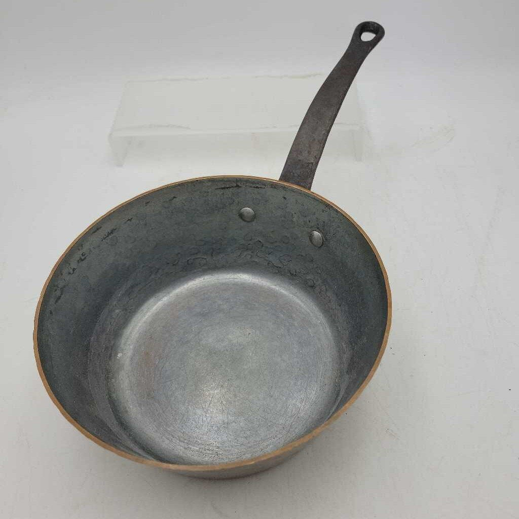 Vintage French Hammered Copper Saucepan (1985) (MCOL)
