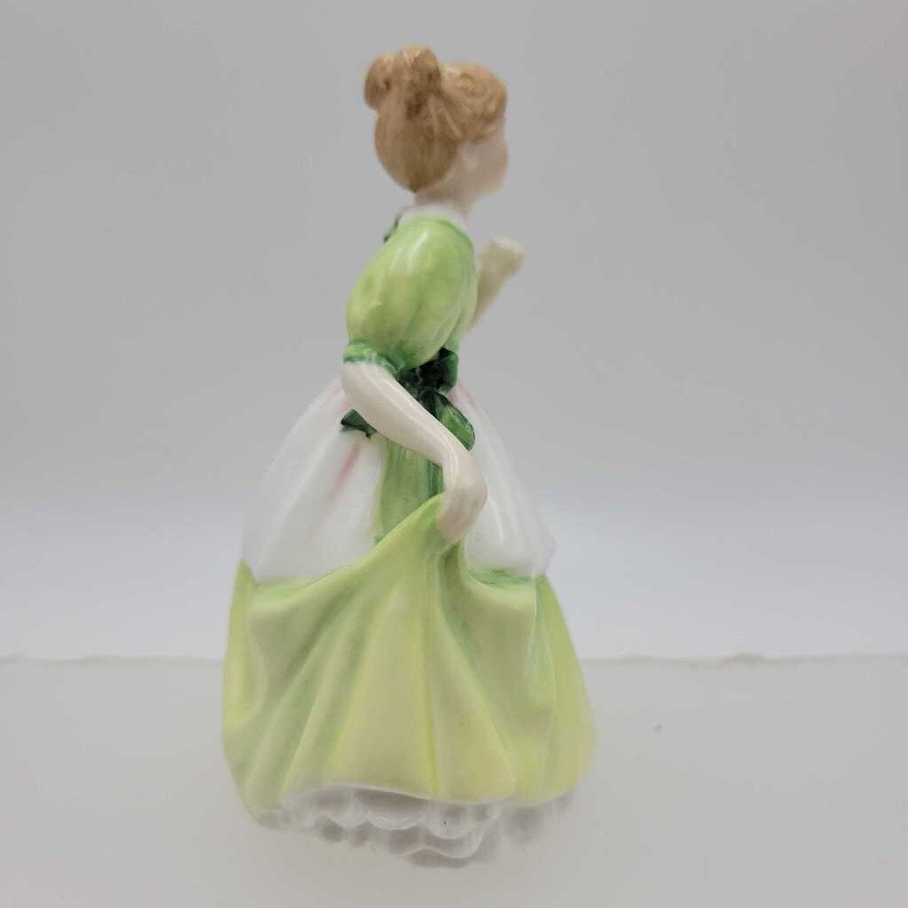 Royal Doulton Young Melody HN3654 (YVO) 609