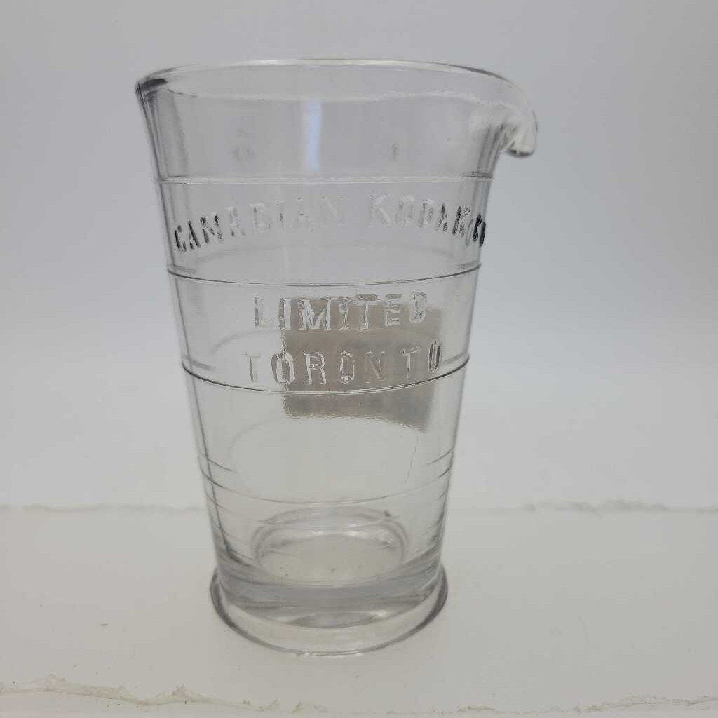 Kodak measuring cup (LIND)
