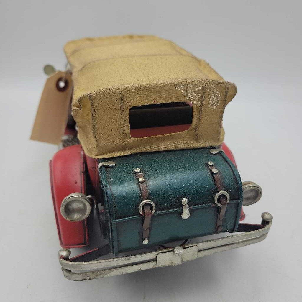 Large metal car (JAS)