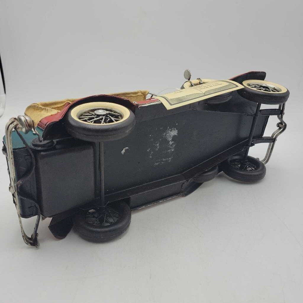 Large metal car (JAS)