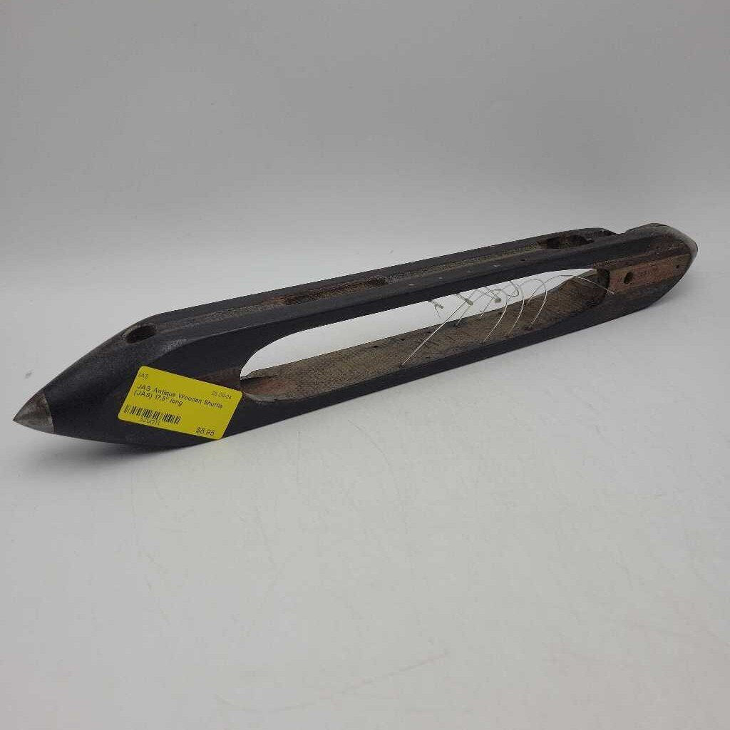 Antique Wooden Shuttle (JAS)