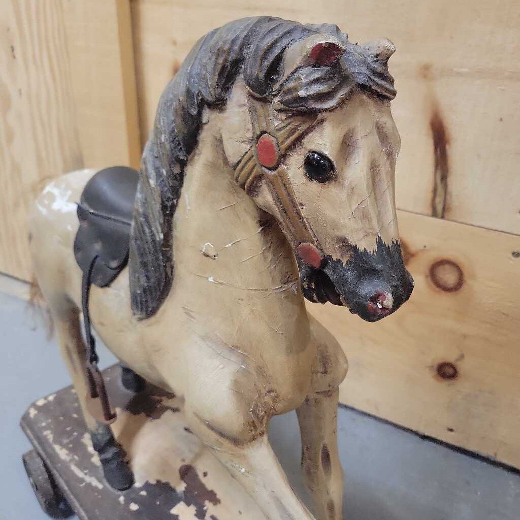 Vintage Pull Toy With Wheels (BS)