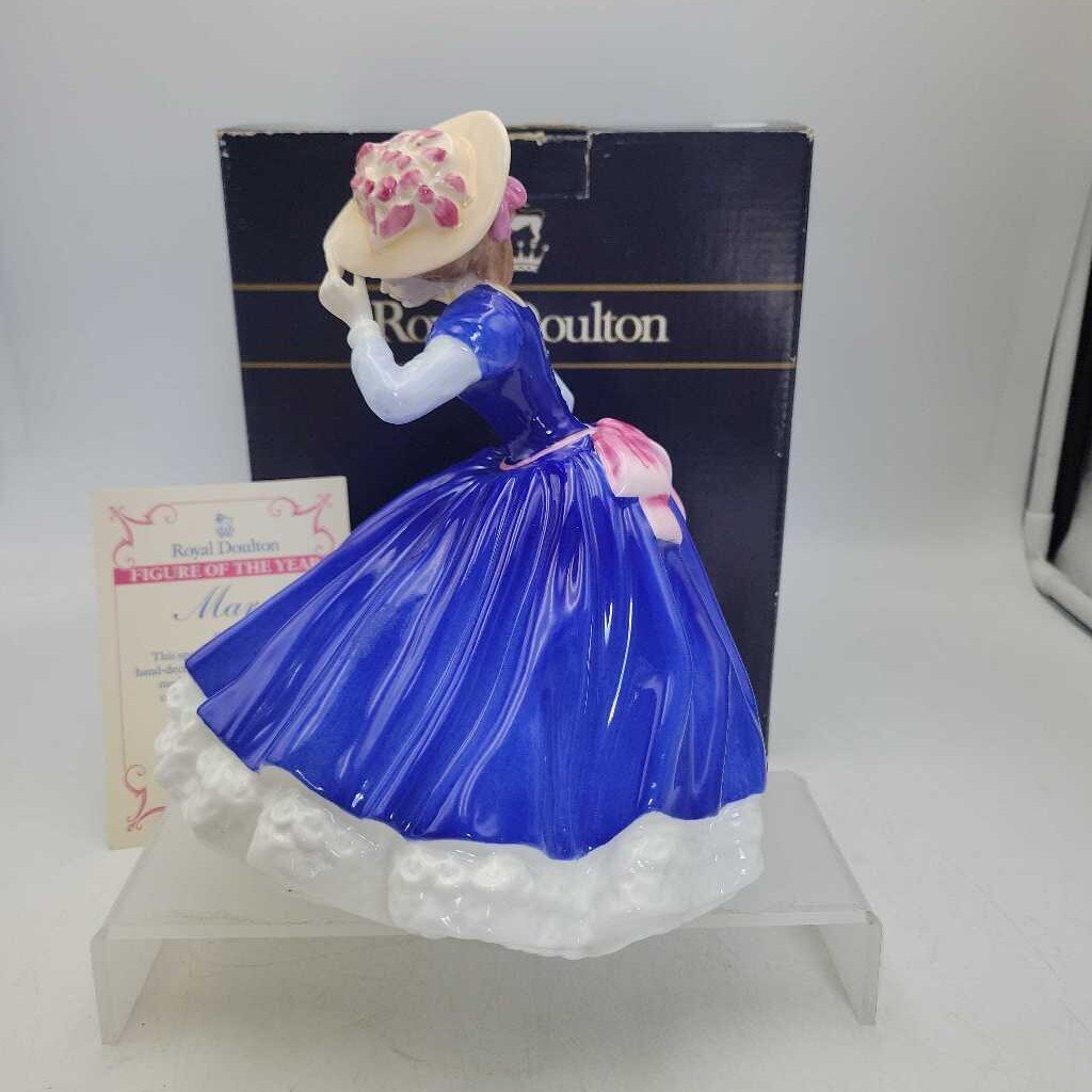 Royal Doulton "Mary " 1992 Figurine of the year (JAS) HN 3375