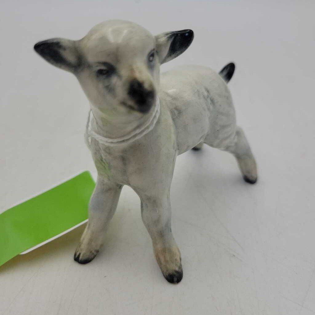 Lamb Figurine possibly Beswick (DEB)