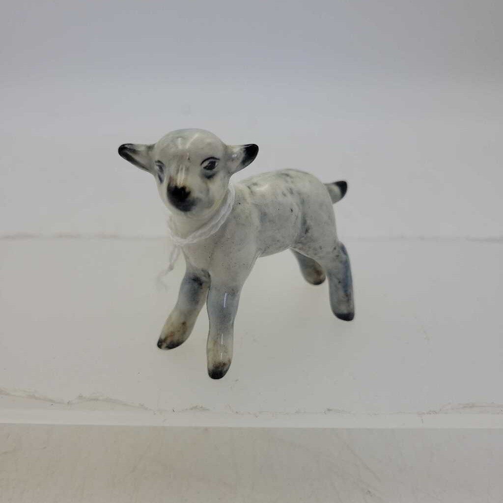 Lamb Figurine possibly Beswick (DEB)