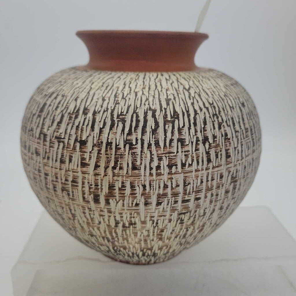 German vase - large (LIND)